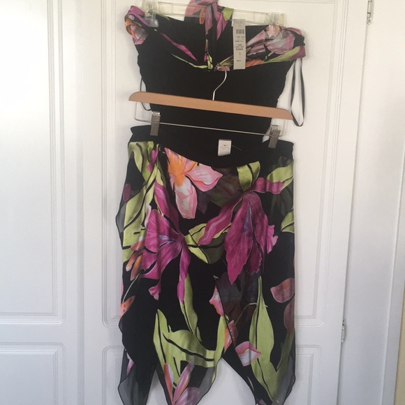 Cache Dresses & Skirts - 2-piexe top and mini skirt
